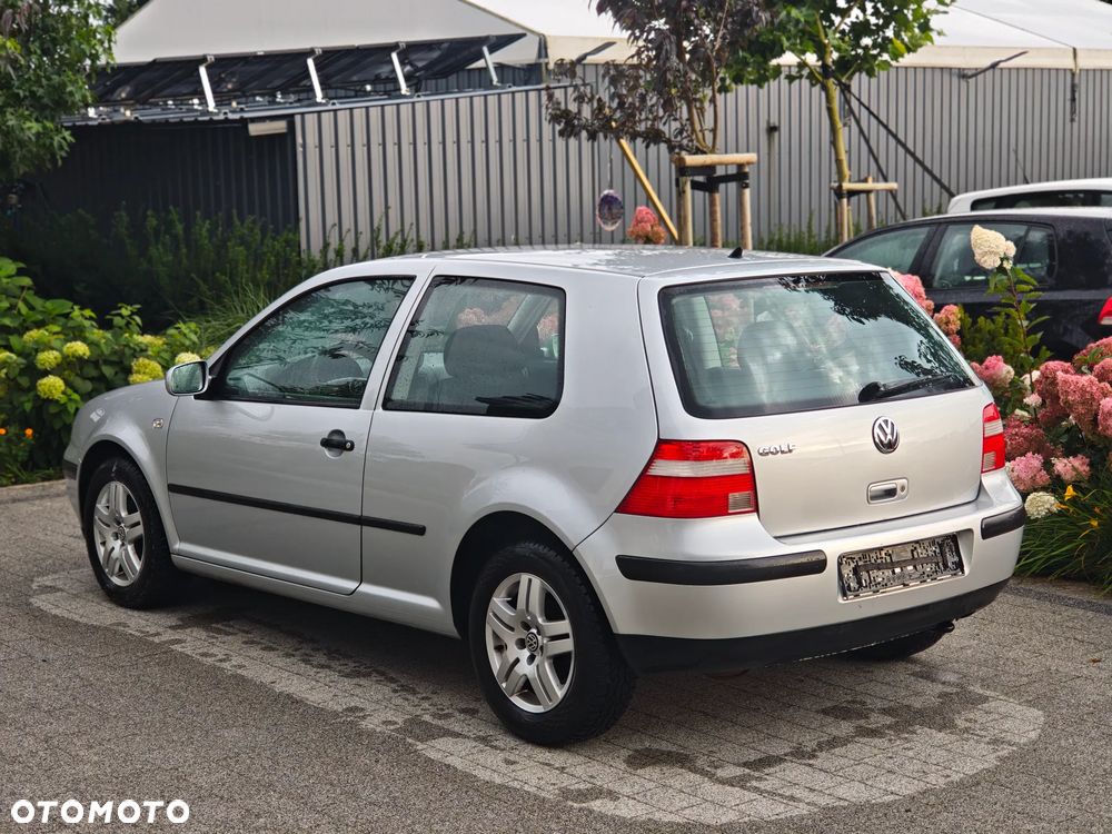 Volkswagen Golf - 4