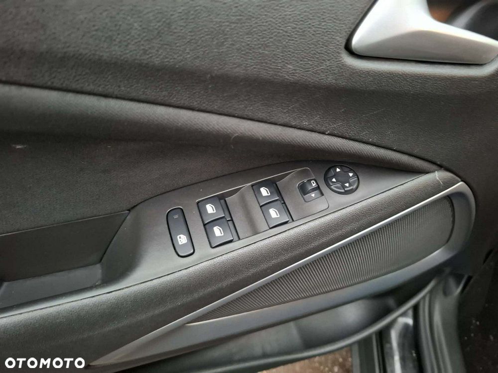 Opel Crossland X - 14