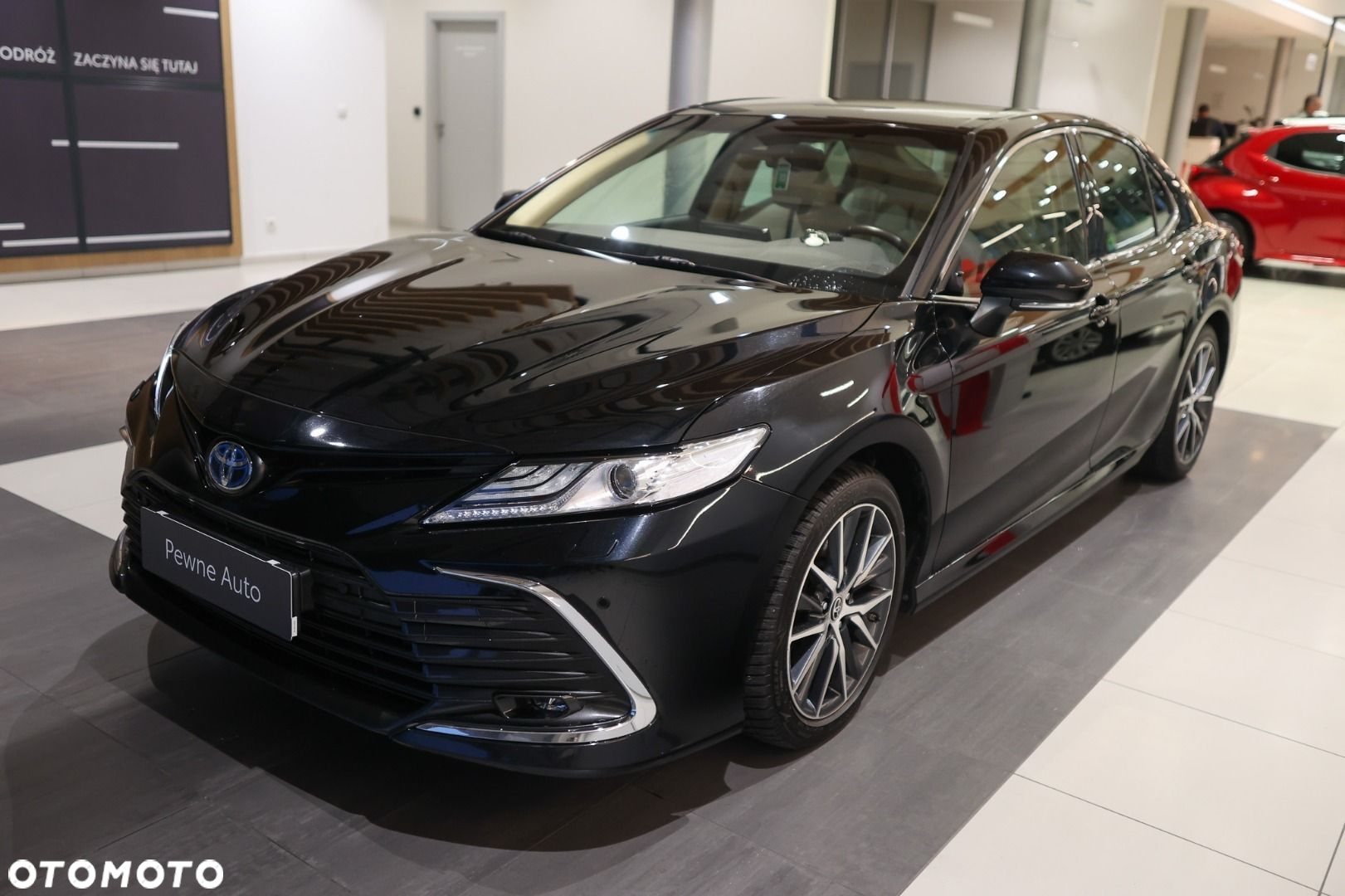 Toyota Camry - 22