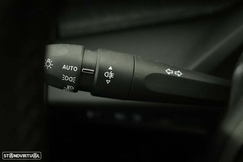 Peugeot 408 1.6 Hybrid Allure e-EAT8 - 17