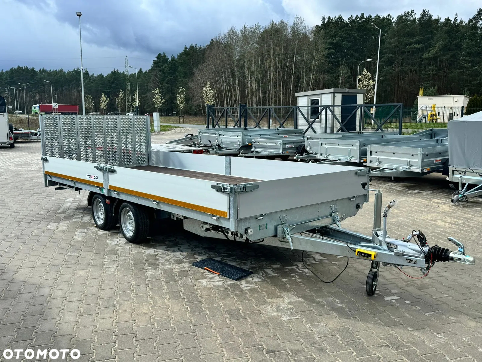MAZZO DOSTAWA! Przyczepa PLATFORMA Eduard wym. 506x200x30cm UCHYLNA ELEKTRYCZNIE DMC 3500 kg NOWOŚĆ! - 7