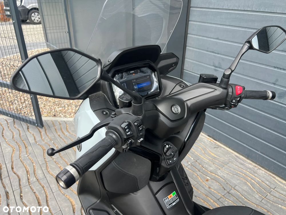 Yamaha X-max - 12