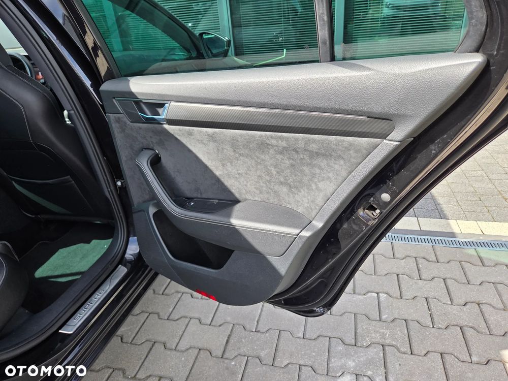 Skoda Superb 2.0 TDI SCR 4x4 Sportline DSG - 37