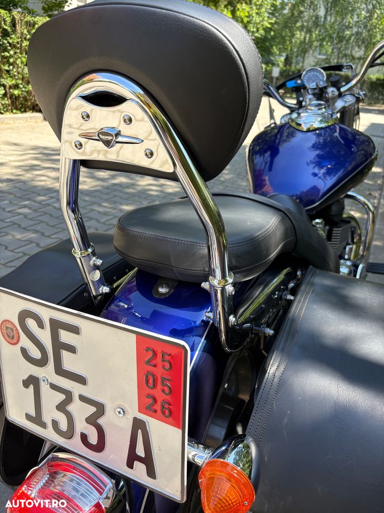Triumph Bonneville - 23