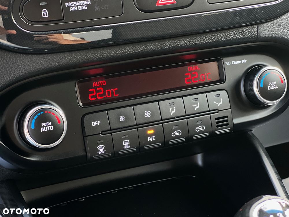 Kia Carens 1.6 GDI XL 7os - 28