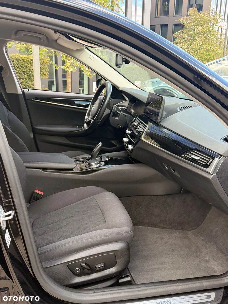 BMW Seria 5 520d xDrive - 5