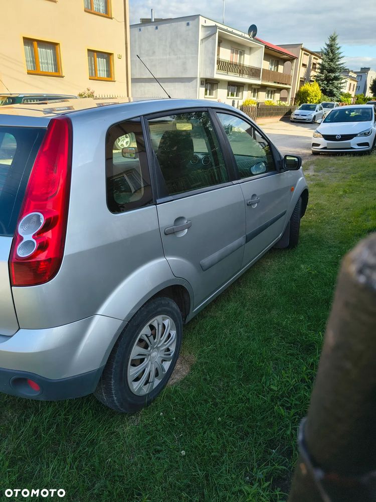 Ford Fiesta 1.3 - 5