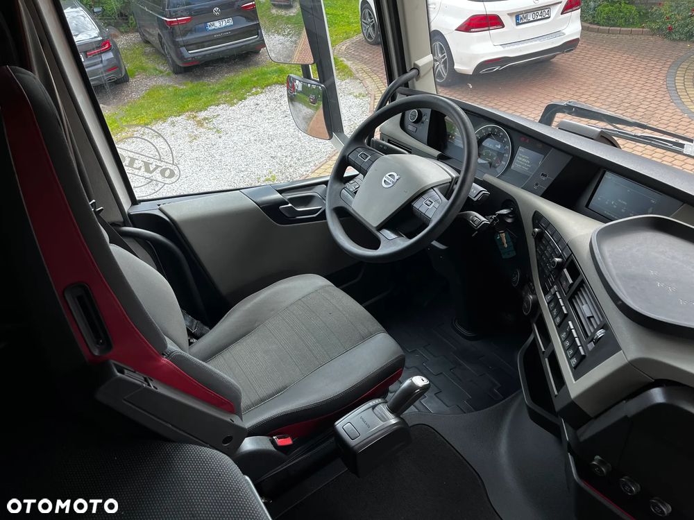 Volvo FH 460 VIN : ** MB32**  PRODUKCJA 11/2020 SPROWADZONE Z FRANCJI SERWISOWANE  DWA ZBIORNIKI PALIWA LODÓWKA ALU FELGI - 10