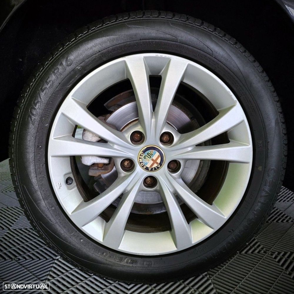 Alfa Romeo Giulietta 1.6 JTDM Distinctive - 10