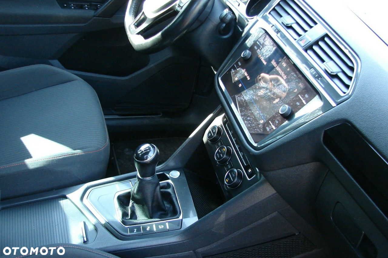 Volkswagen Tiguan - 12