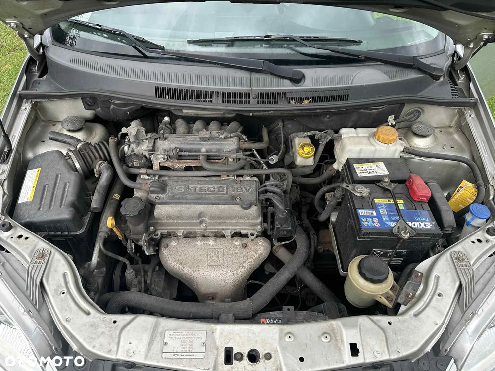 Chevrolet Aveo 1.2 16V Base / Classic - 13