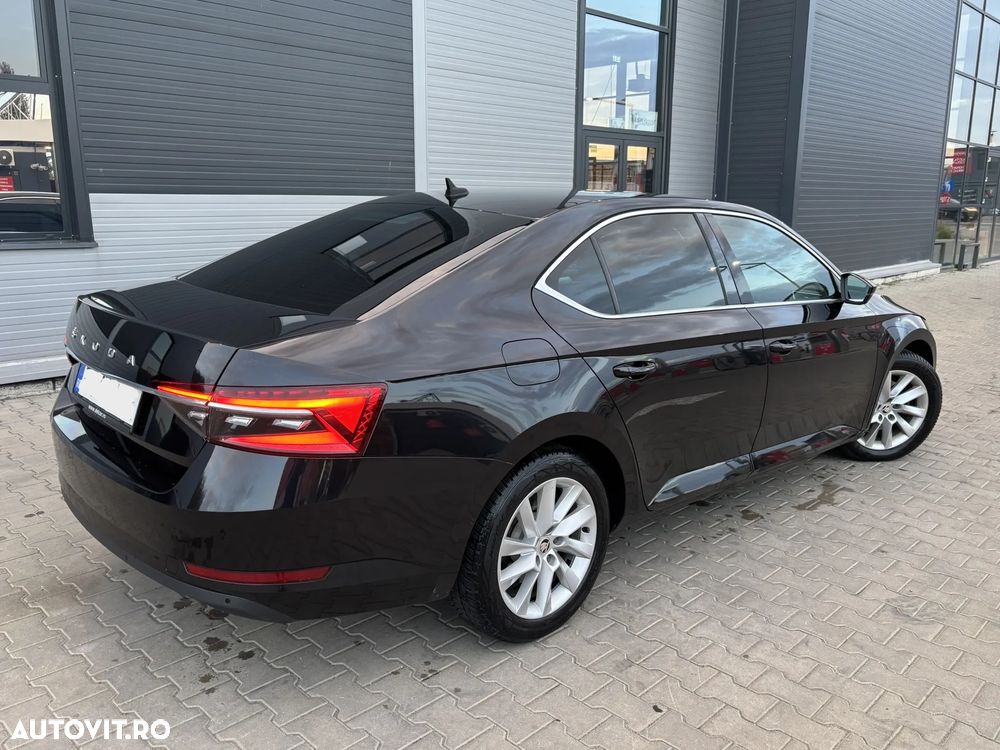 Skoda Superb 2.0 TDI DSG Ambition - 35