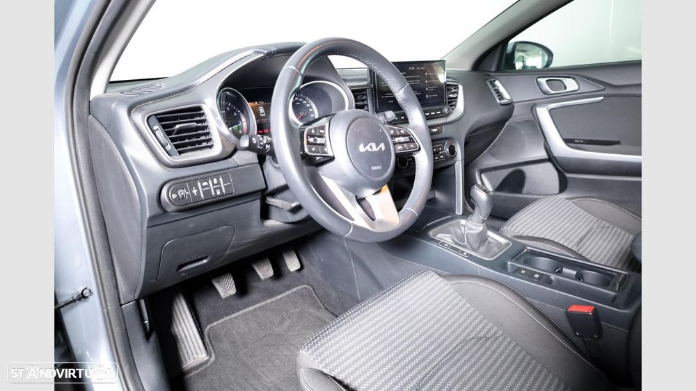 Kia XCeed 1.0 T-GDI Drive — fotografia 9