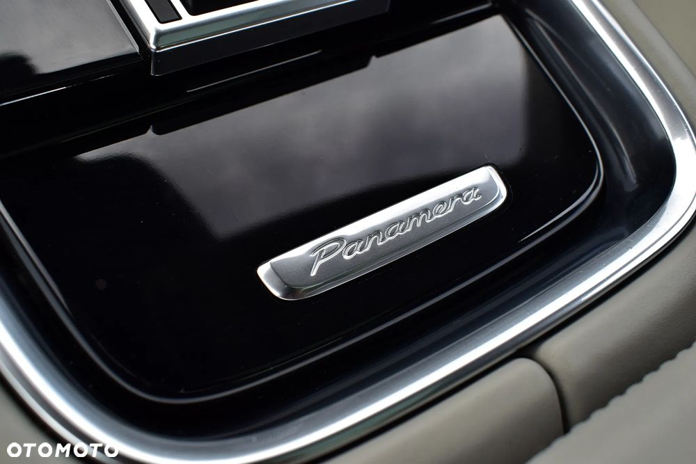 Porsche Panamera 4S E-Hybrid - 24