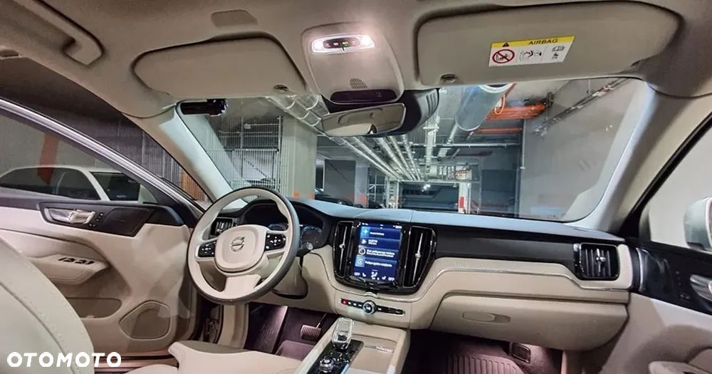 Volvo XC 60 D4 R-Design - 17