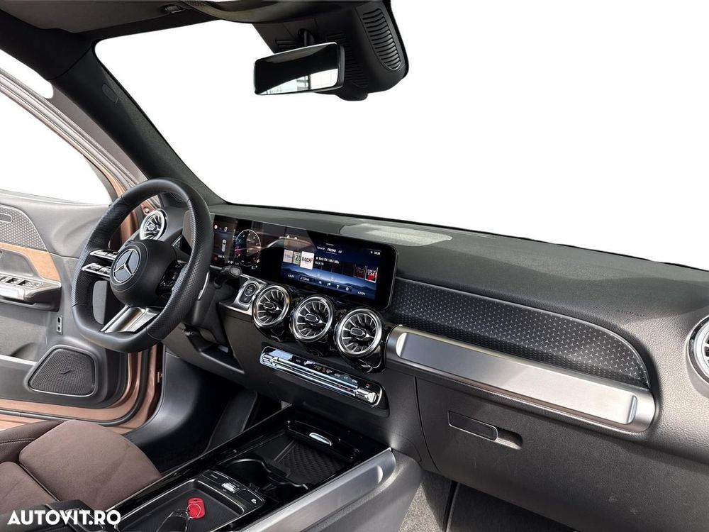 Mercedes-Benz GLB - 10