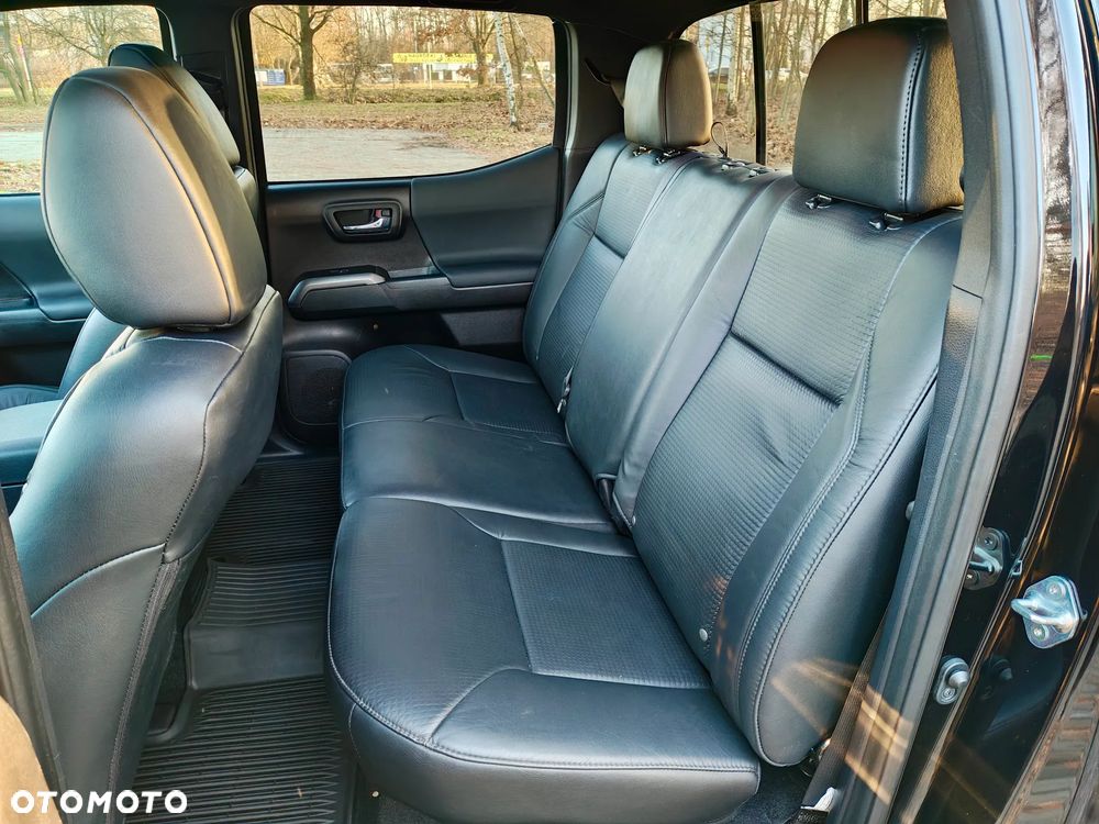 Toyota Tacoma - 14