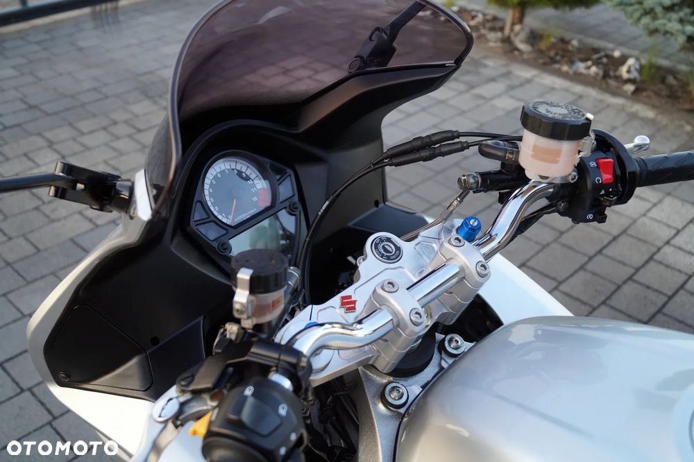Suzuki SV - 12