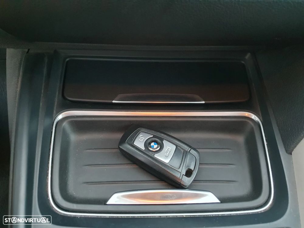 BMW 320 d EfficientDynamics Line Sport - 35