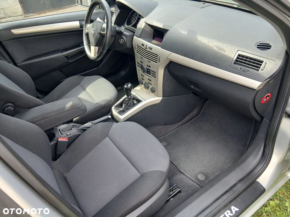 Opel Astra 1.6 Enjoy - 18