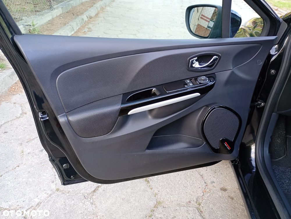 Renault Clio - 16
