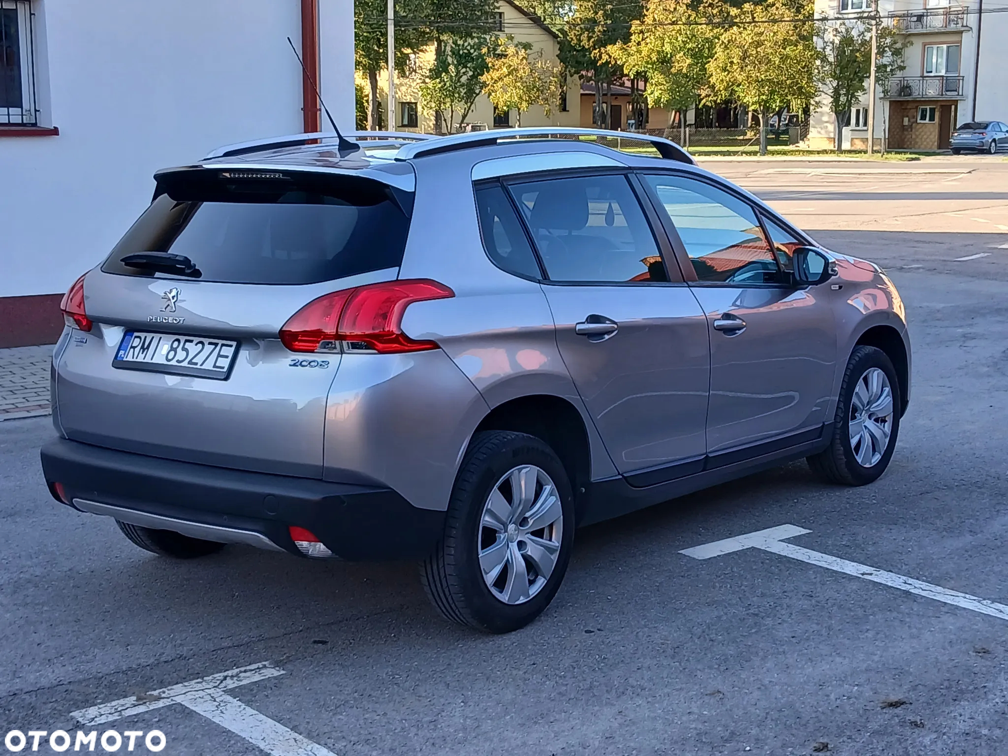 Peugeot 2008 - 4