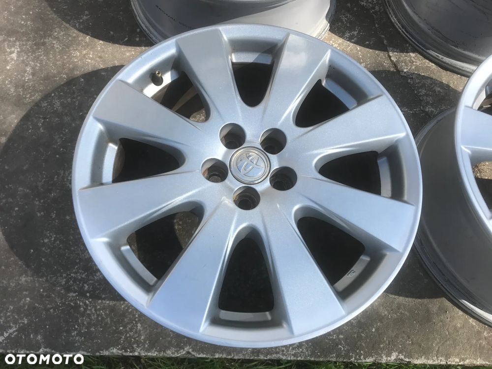 Felgi Toyota Avensis T25 Prius 7x17 5x100 ET45 - 2