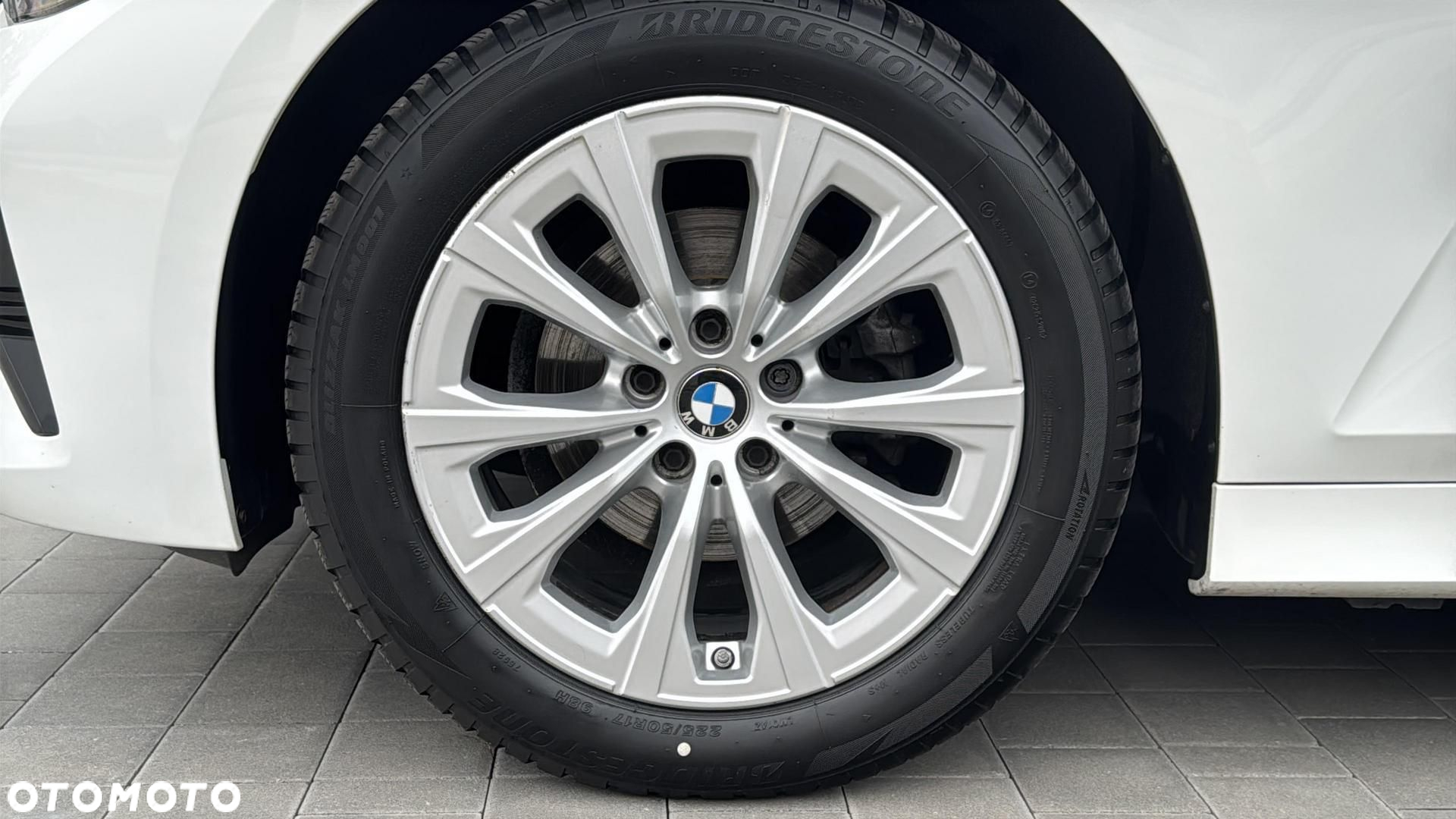 BMW Seria 3 318d - 22