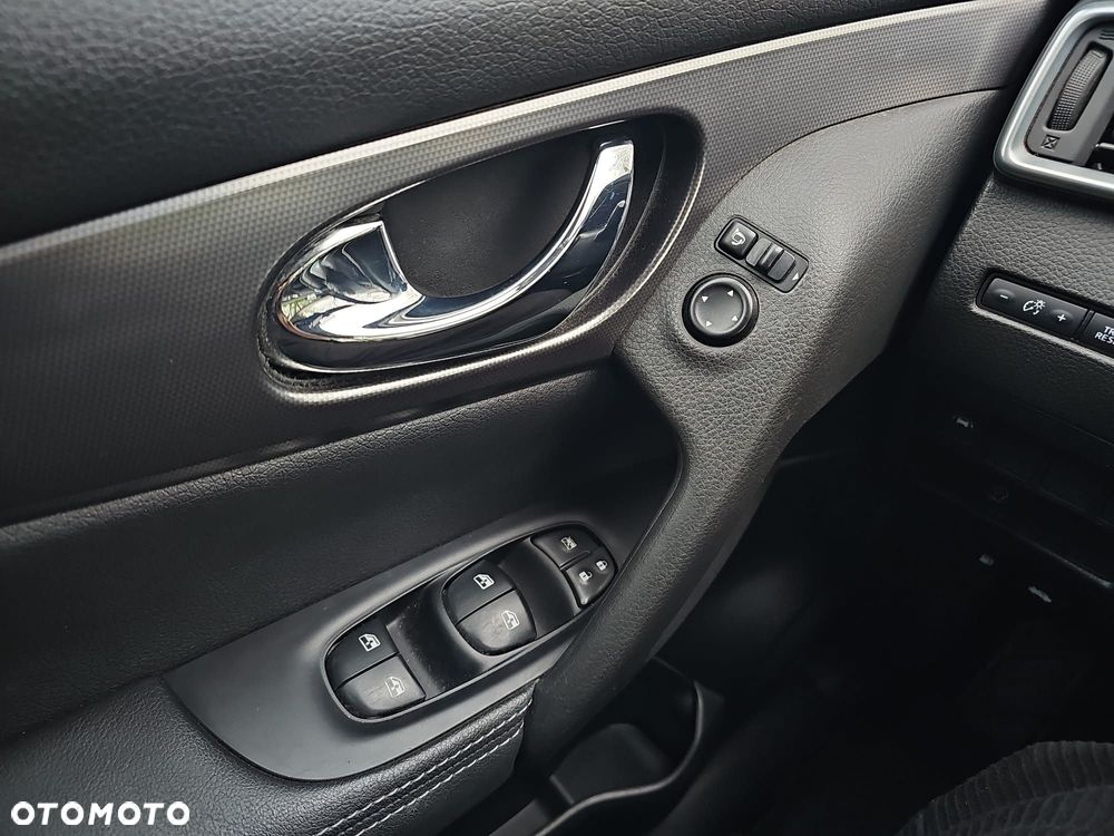 Nissan Qashqai 1.5 dCi N-Connecta - 10