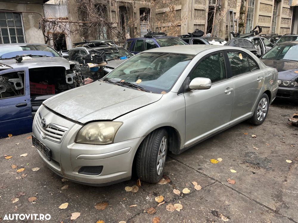 Dezmembrez Toyota Avensis T25 facelift 2006-2009 diesel benzina - 3
