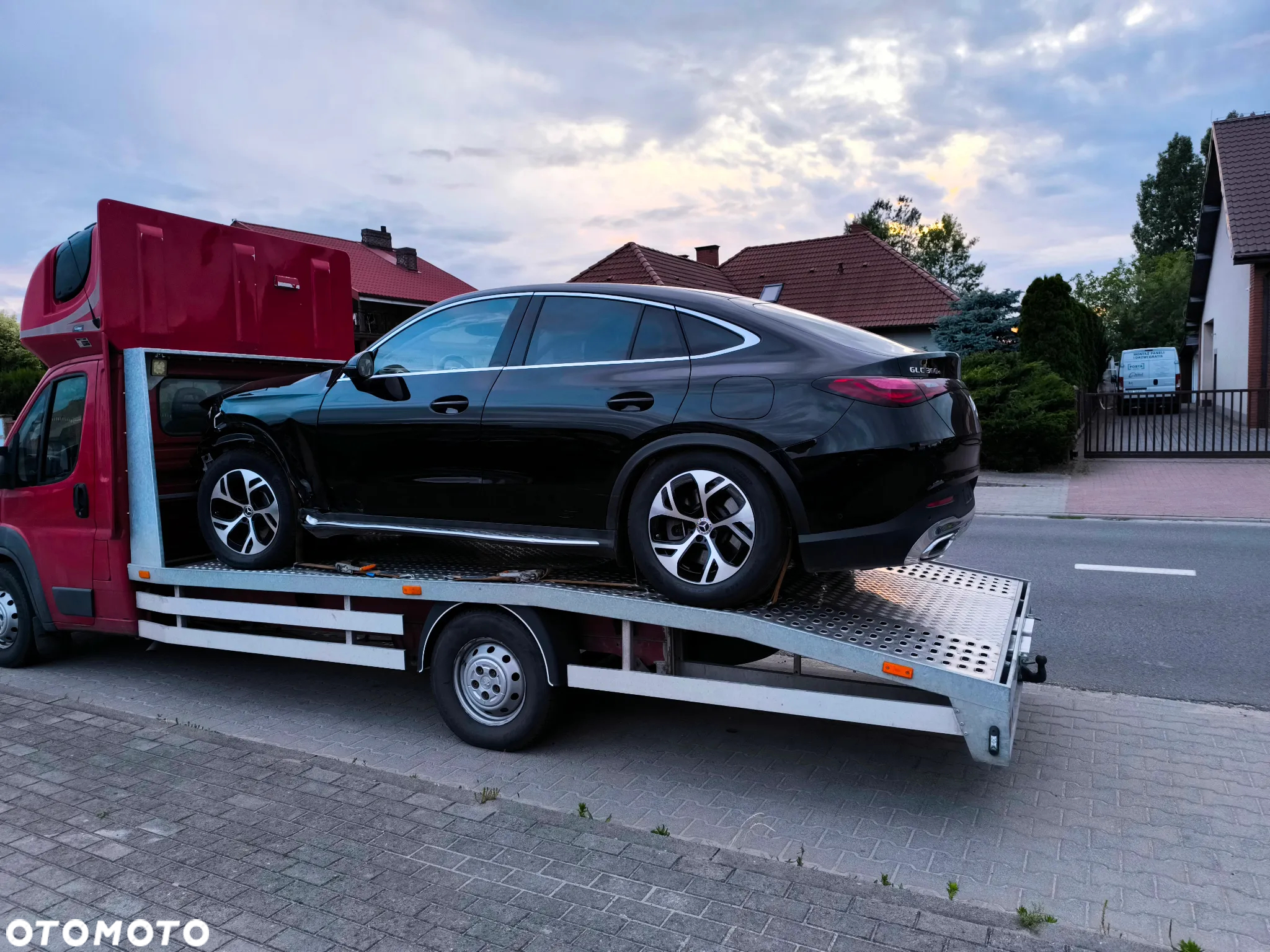 Mercedes-Benz GLC 300 e 4-Matic Avantgarde - 3