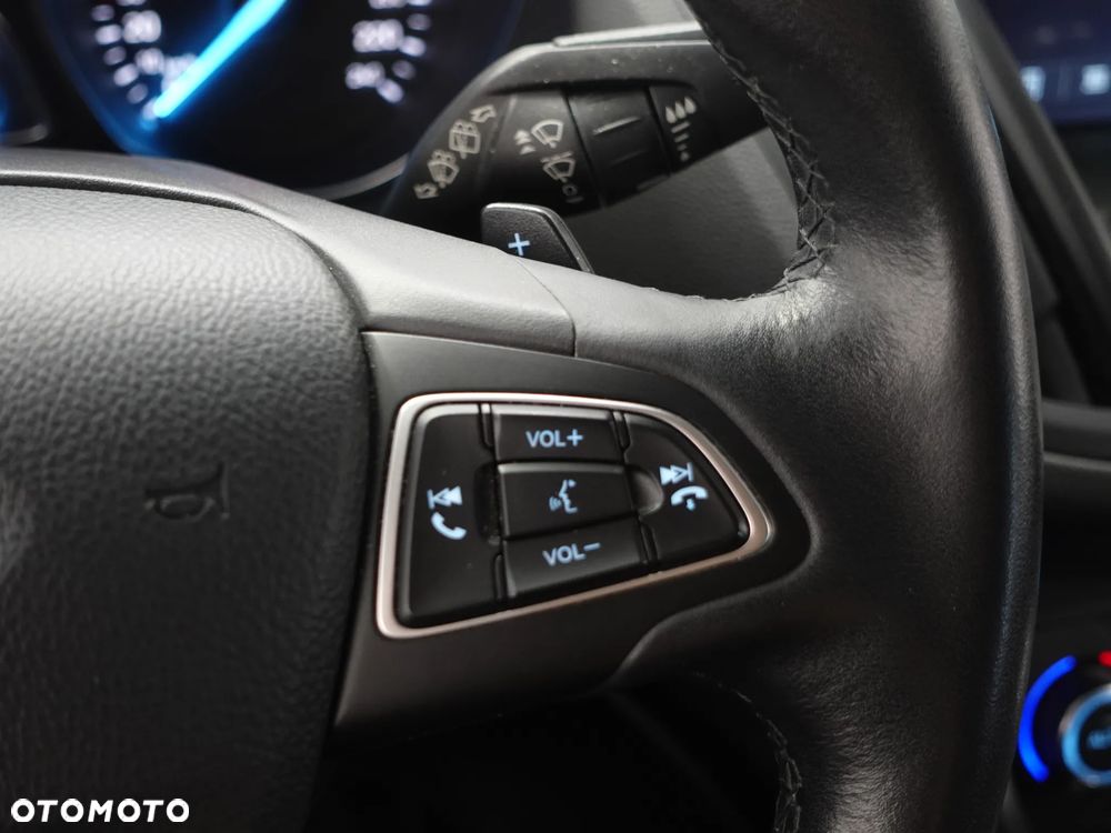 Ford Kuga - 37