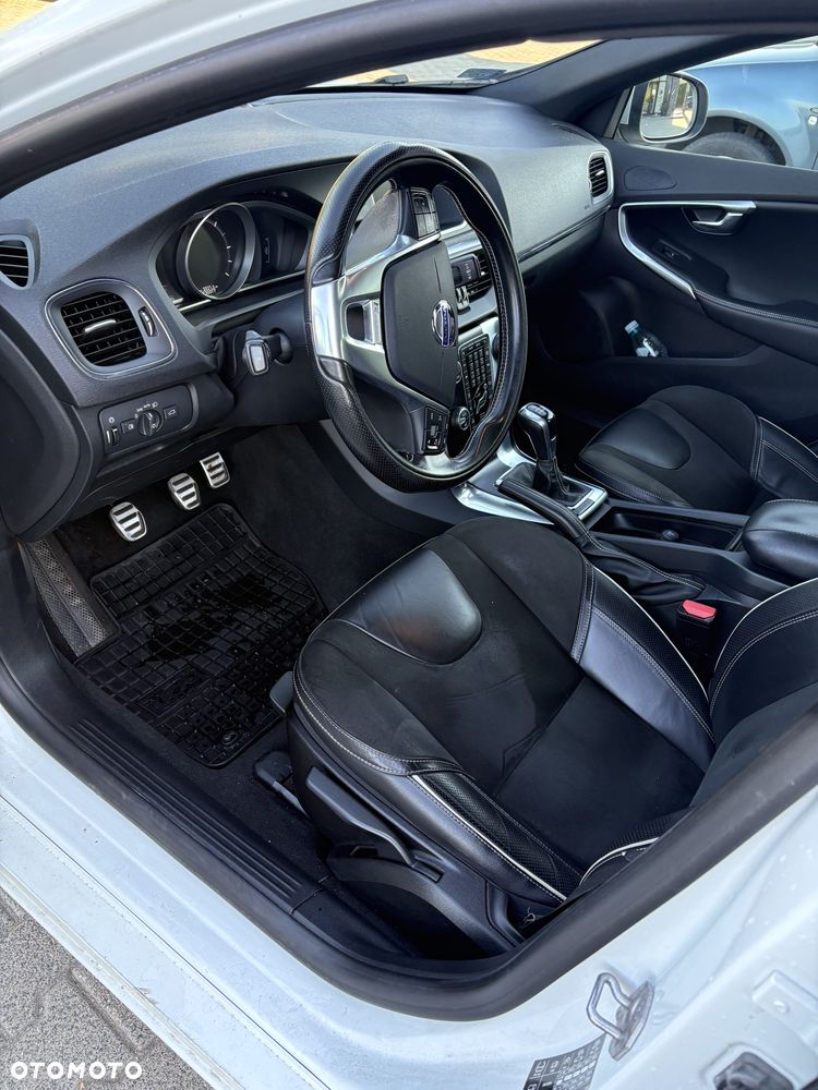 Volvo V40 D2 Drive-E R-Design Kinetic - 3