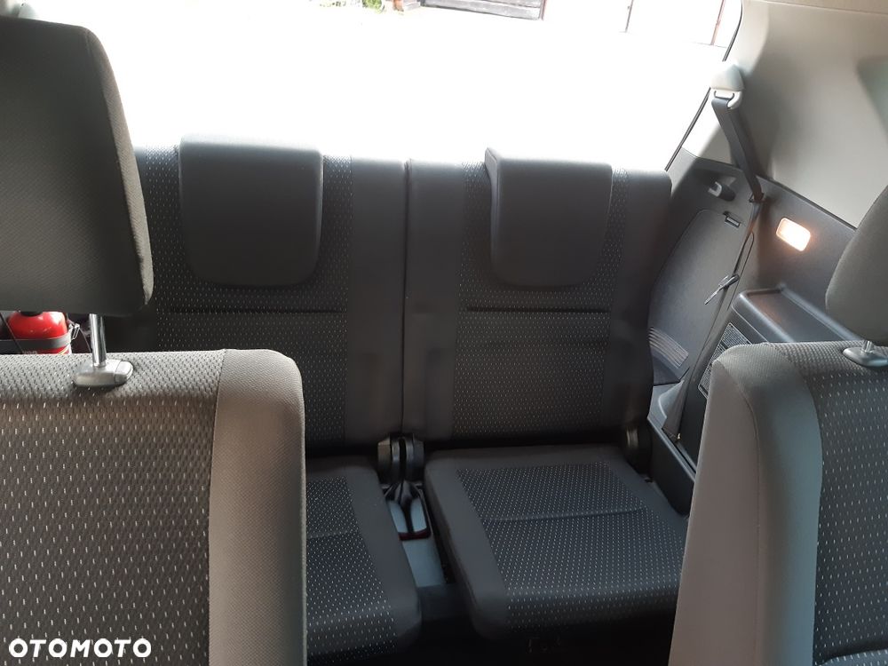 Toyota Corolla Verso - 7