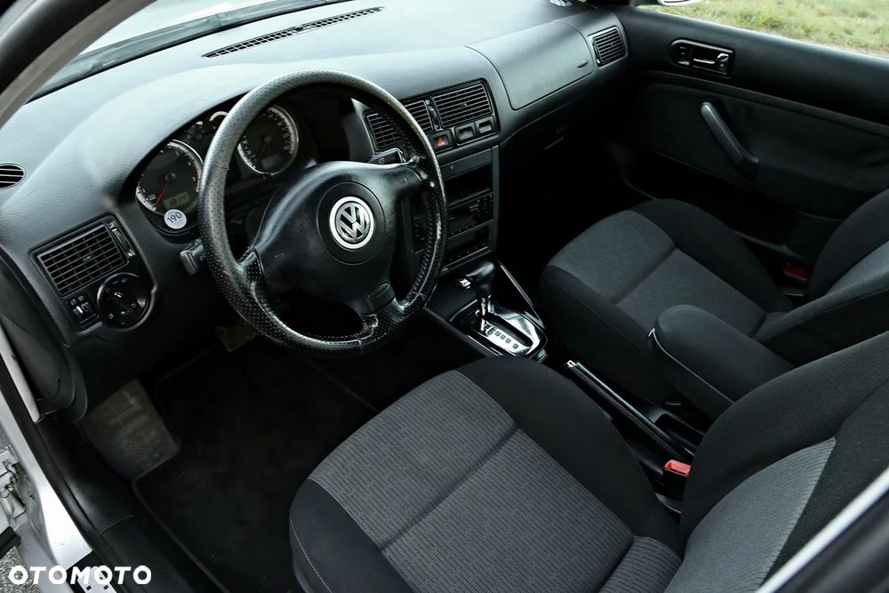 Volkswagen Golf 1.6 Comfortline - 6