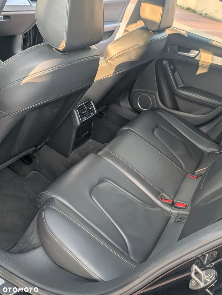Audi A4 Limousine - 13