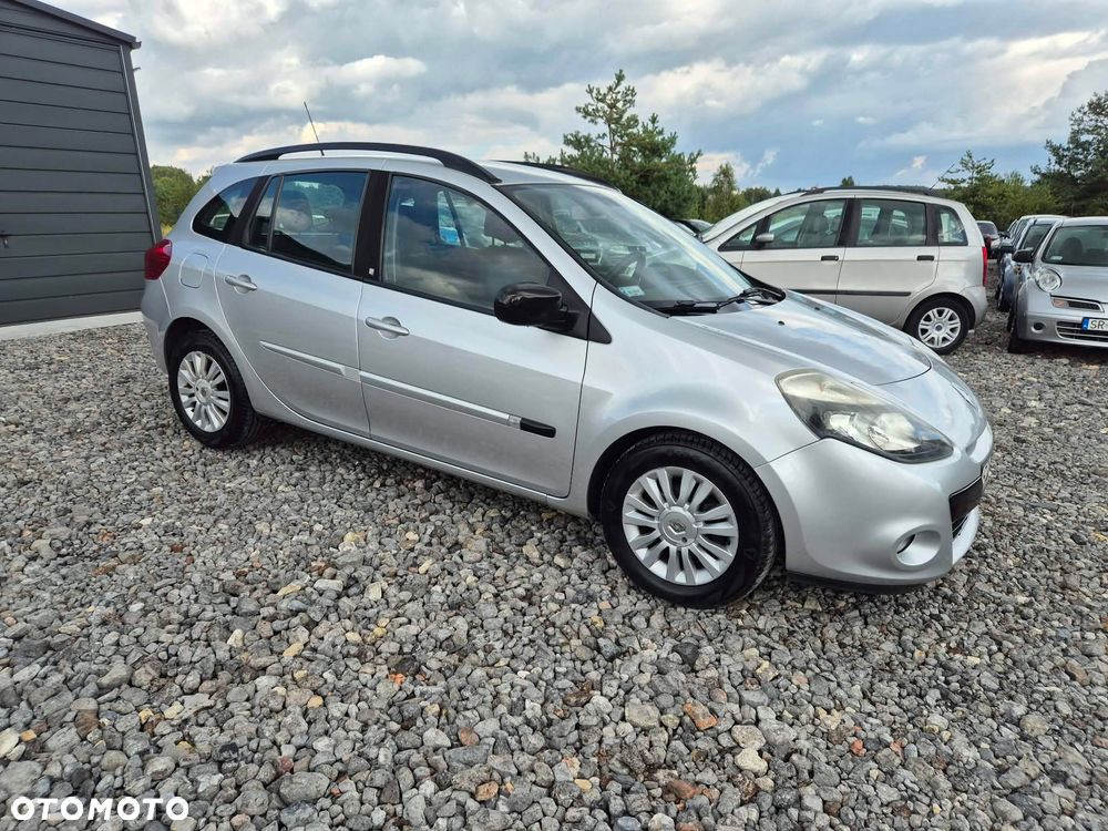 Renault Clio - 11