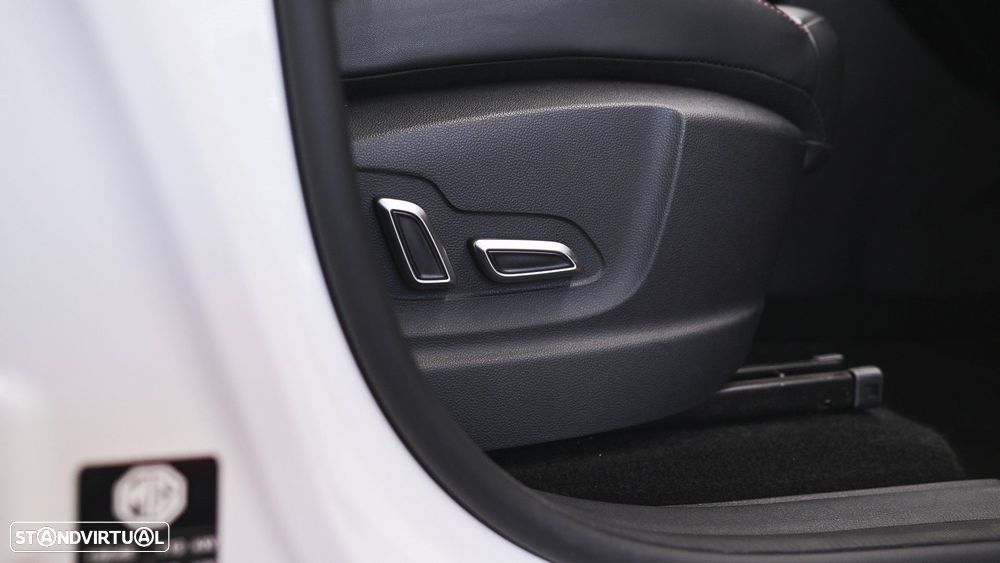 MG EHS 1.5 T-GDI Plug-in Hybrid Luxury - 40