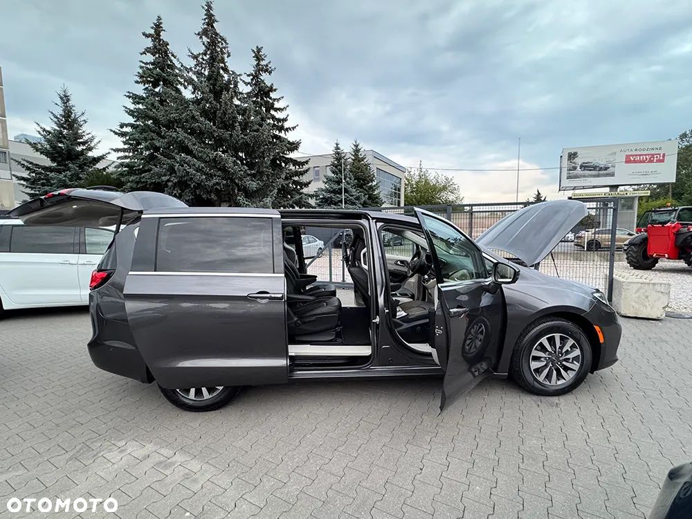 Chrysler Pacifica - 14