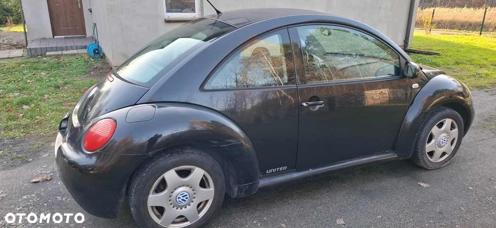 Volkswagen New Beetle - 12