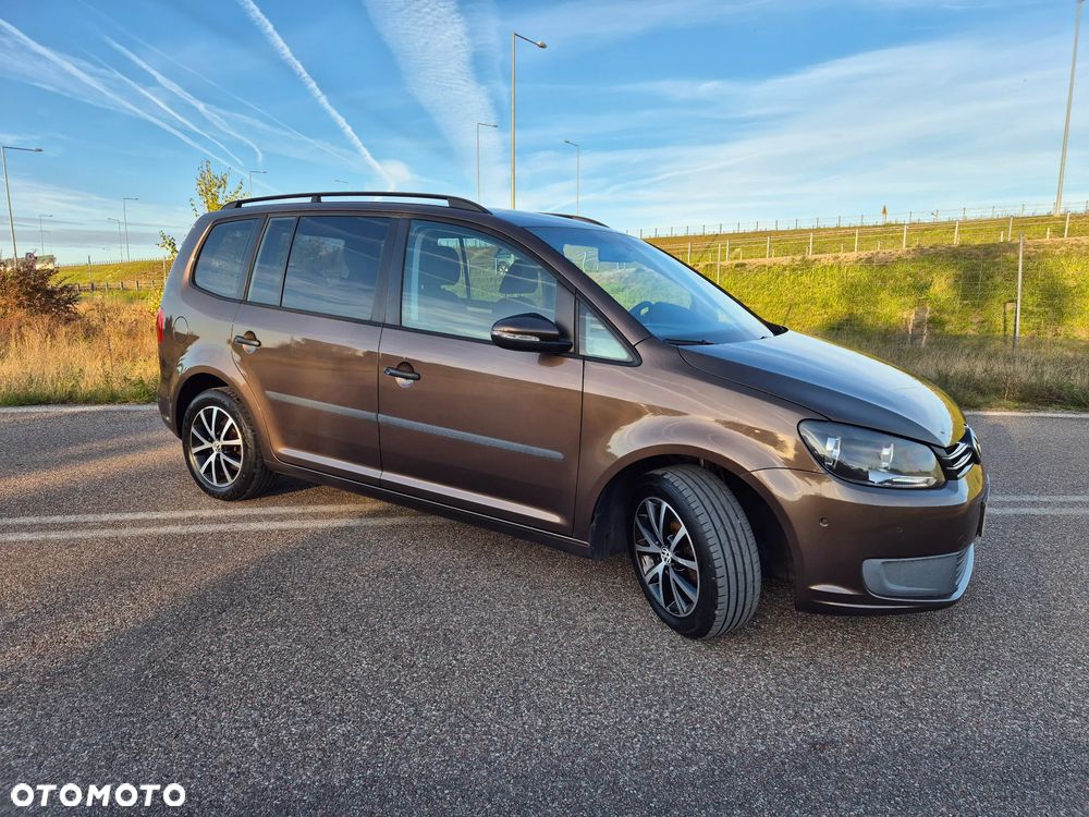 Volkswagen Touran - 17