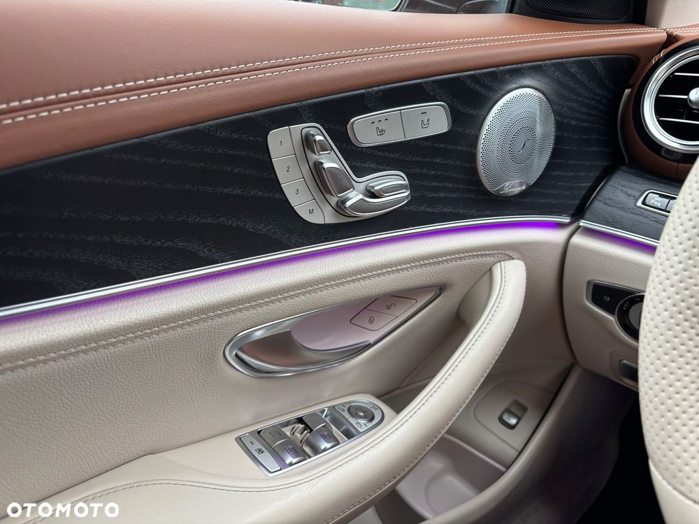 Mercedes-Benz Klasa E 250 9G-TRONIC - 18