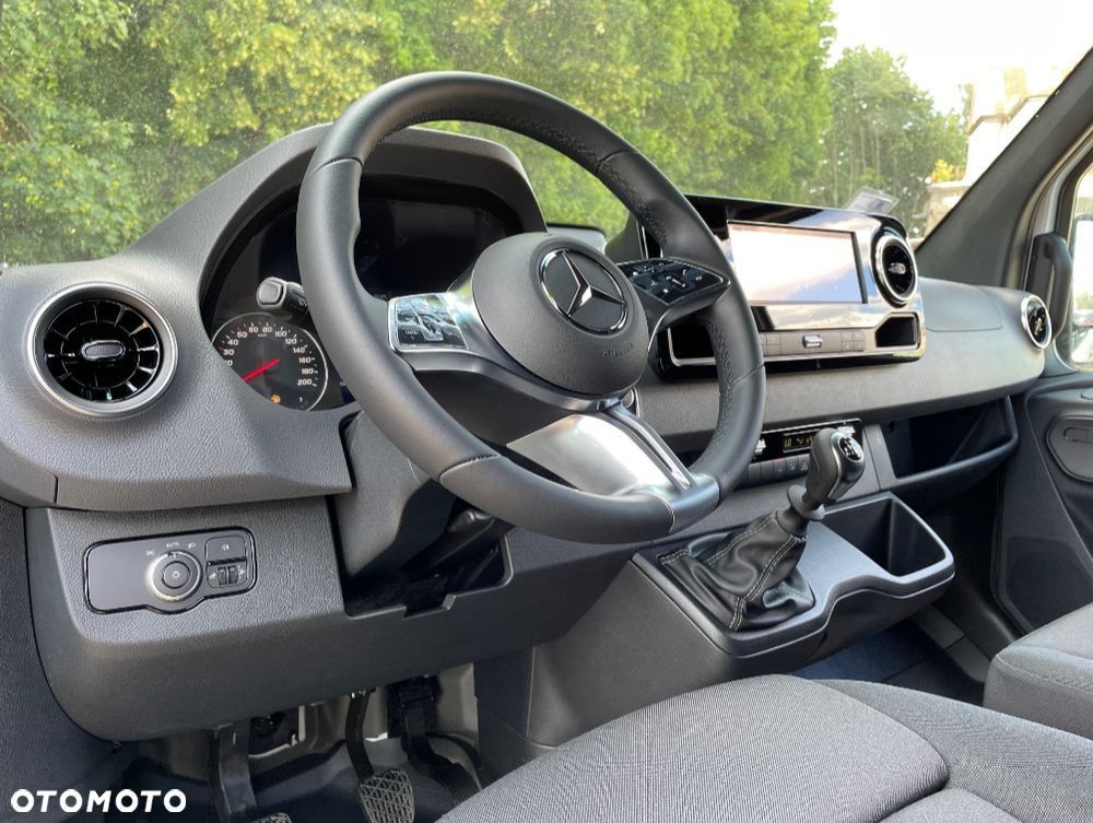 Mercedes-Benz Sprinter - 7