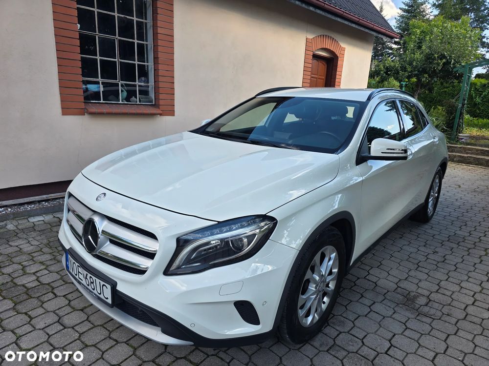 Mercedes-Benz GLA - 8
