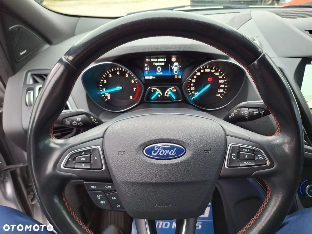 Ford Kuga 1.5 EcoBoost 2x4 ST-Line - 24