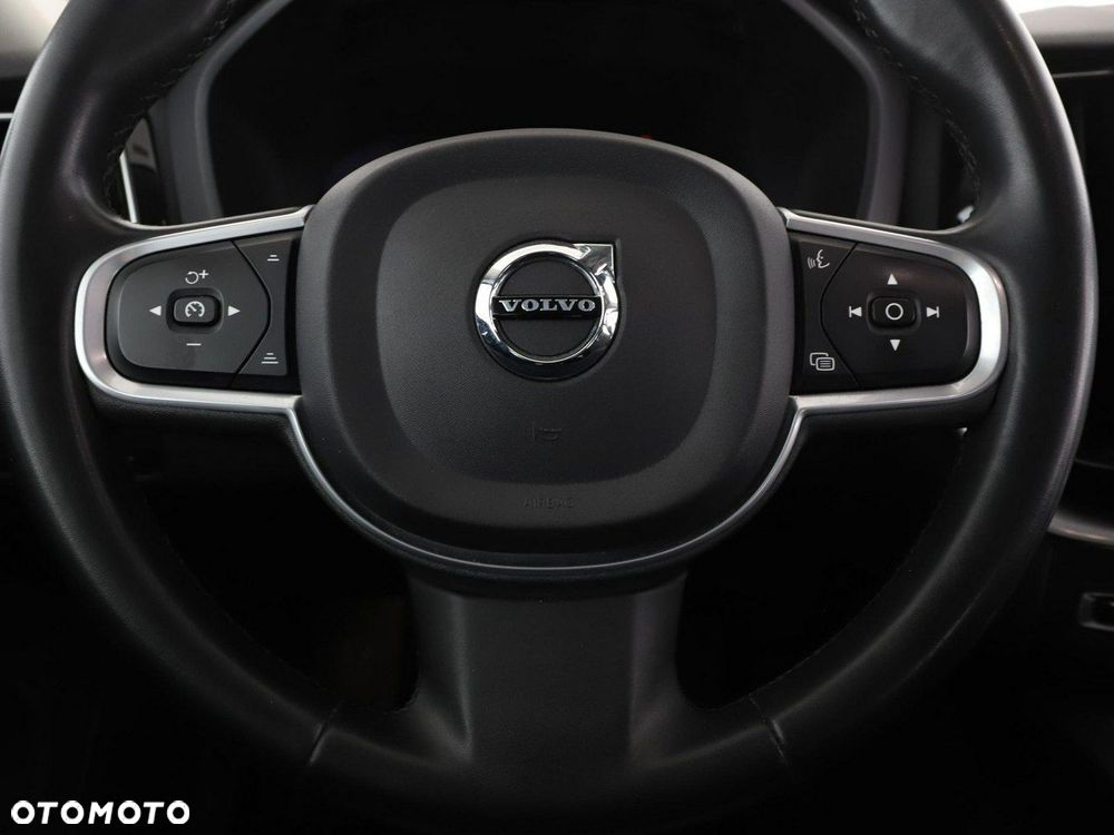 Volvo XC 60 B4 D AWD Geartronic Momentum - 22