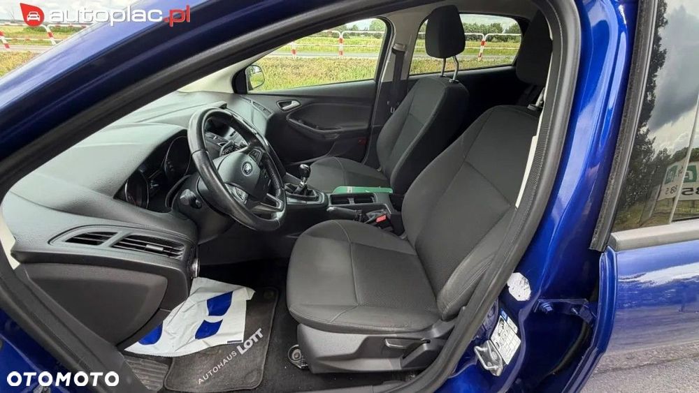 Ford Focus - 25