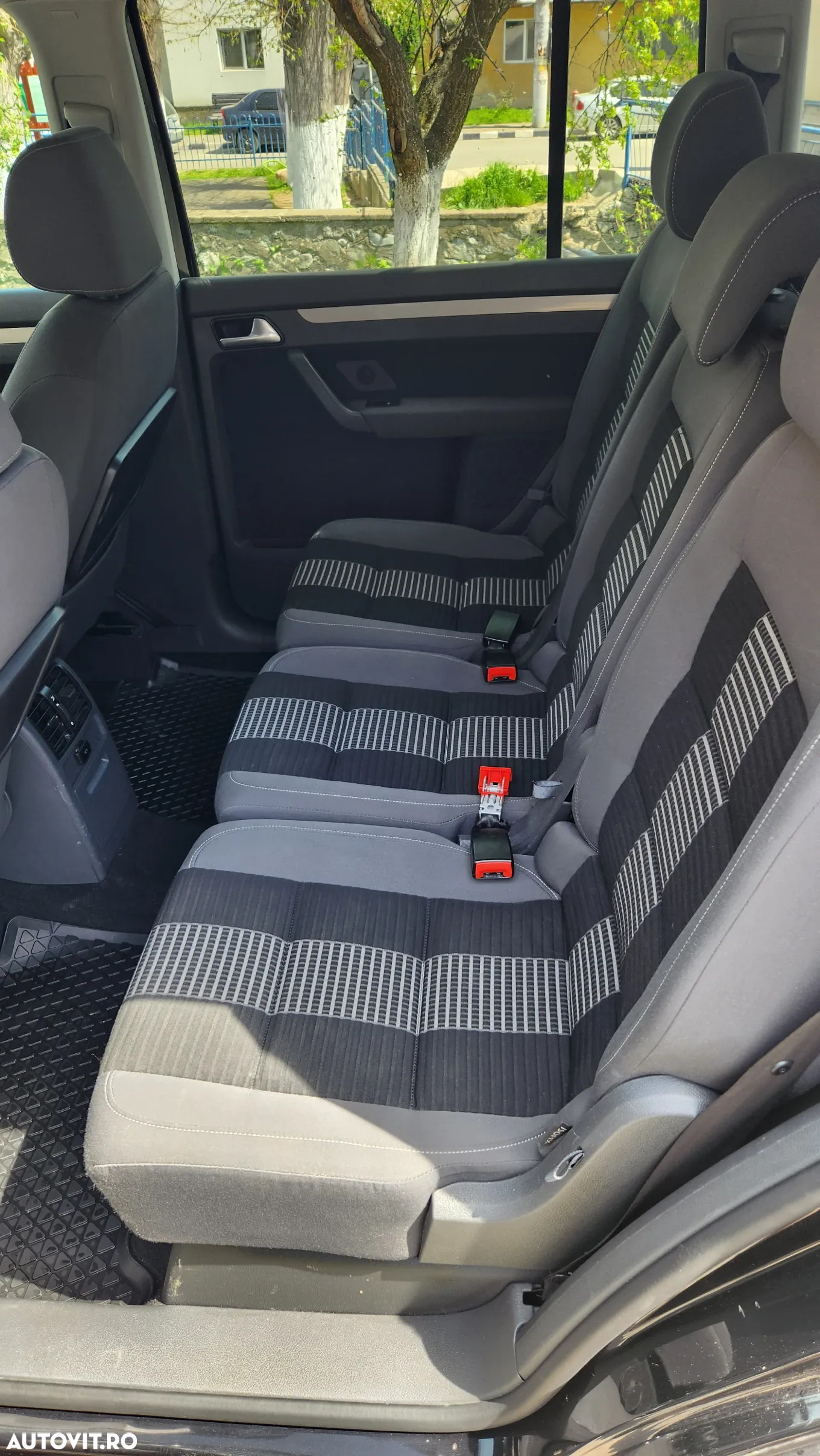Volkswagen Touran 1.4 TSI United - 9