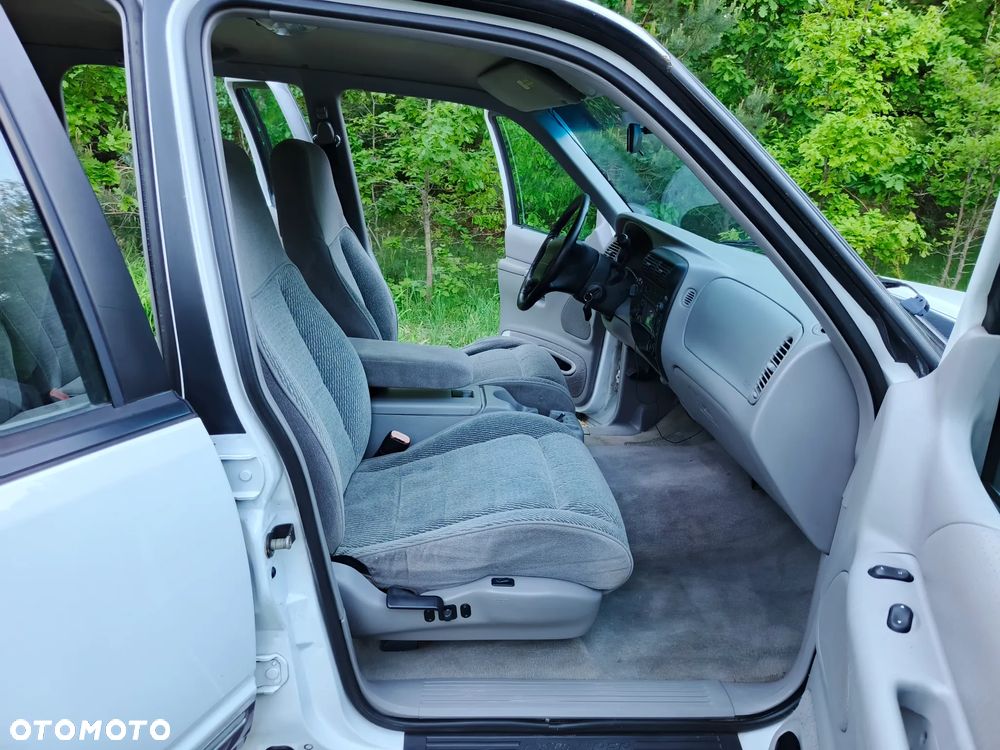 Ford Explorer - 20