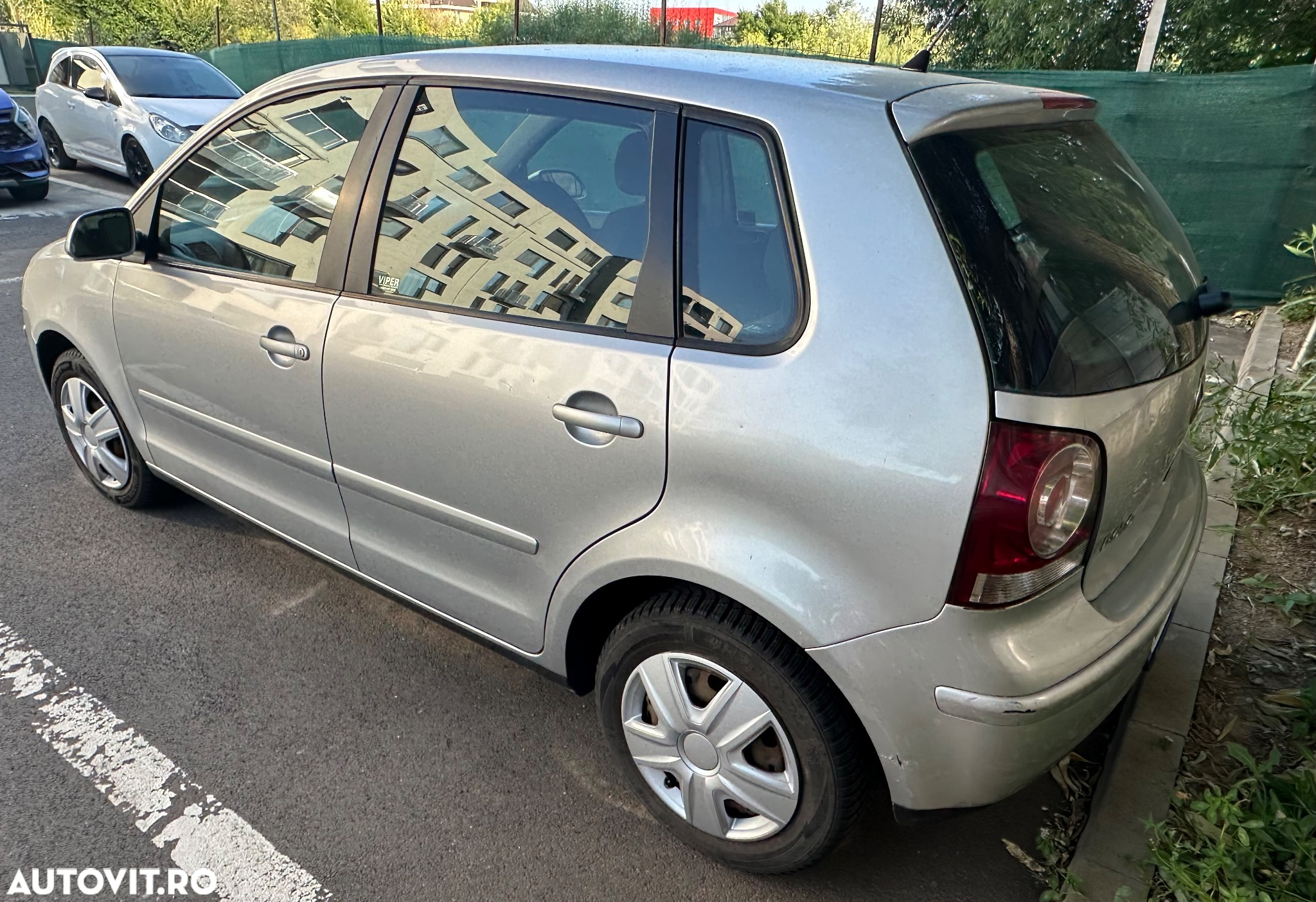 Volkswagen Polo 1.4 Attractive - 7